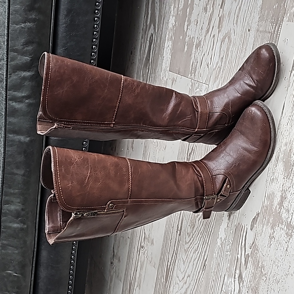 GUESS Brown leather tall (to knee) riding boots. Size 7